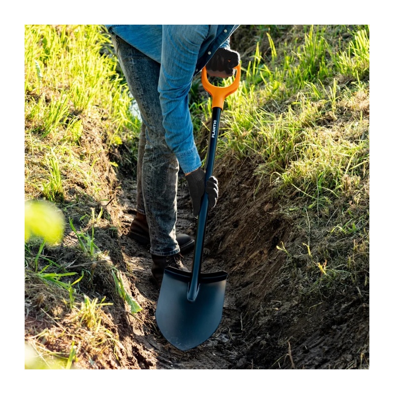 Лопата штыковая Plantic 11003-01 для земляных работ